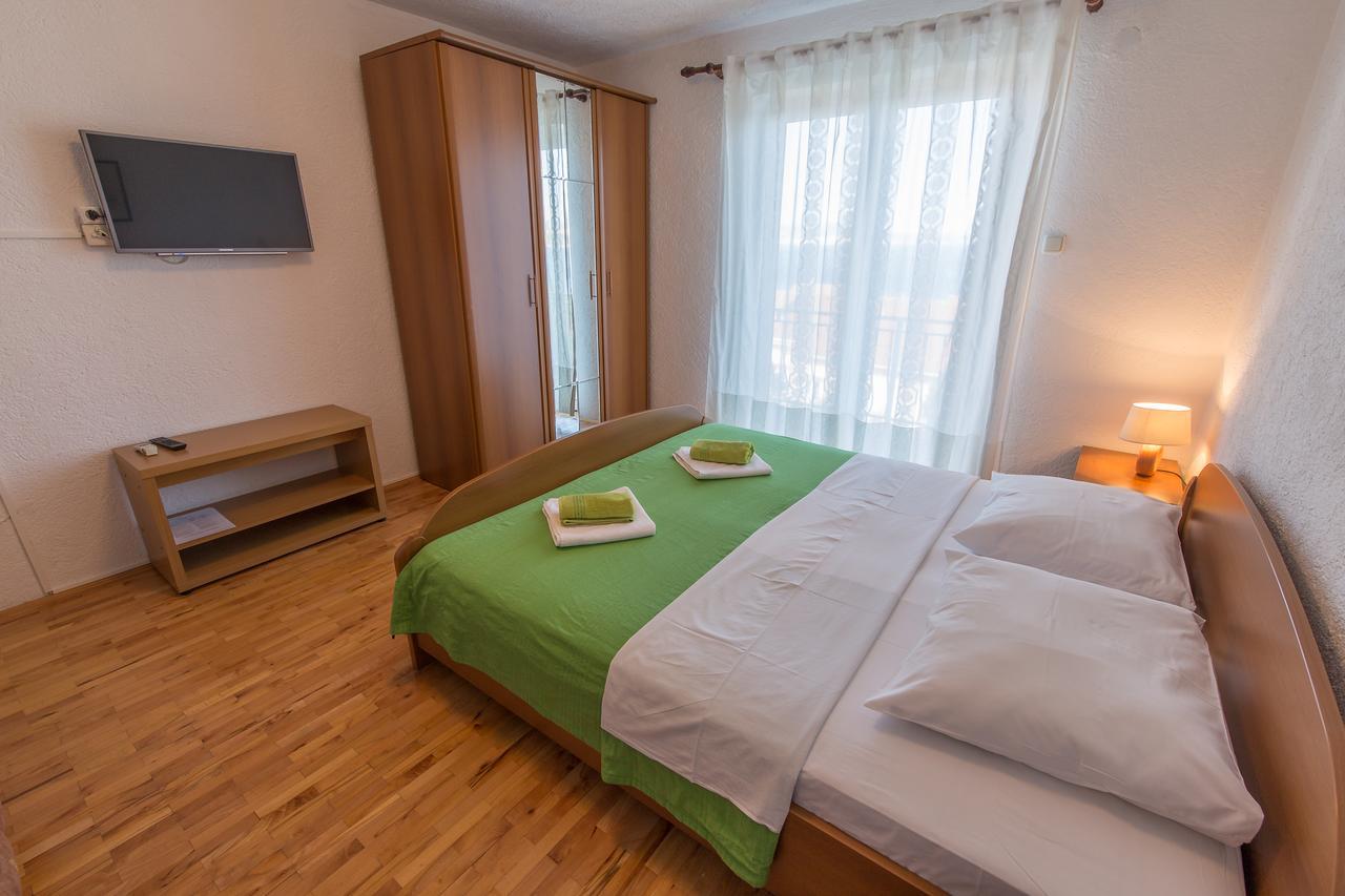 Stella Maris Accommodation Klenovica Exteriör bild